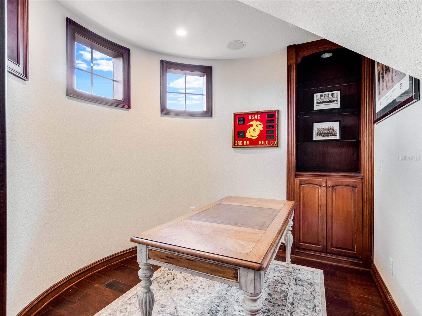 HEATHROW COUNTRY ESTATE HOMES - Residential