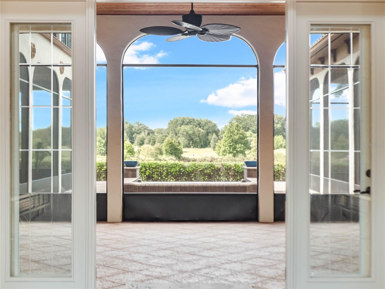 HEATHROW COUNTRY ESTATE HOMES - Residential