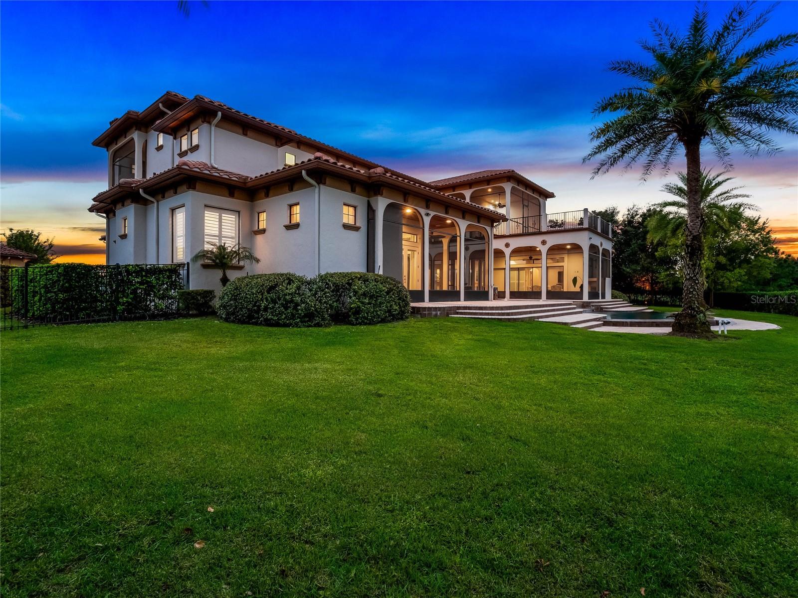 HEATHROW COUNTRY ESTATE HOMES - Residential