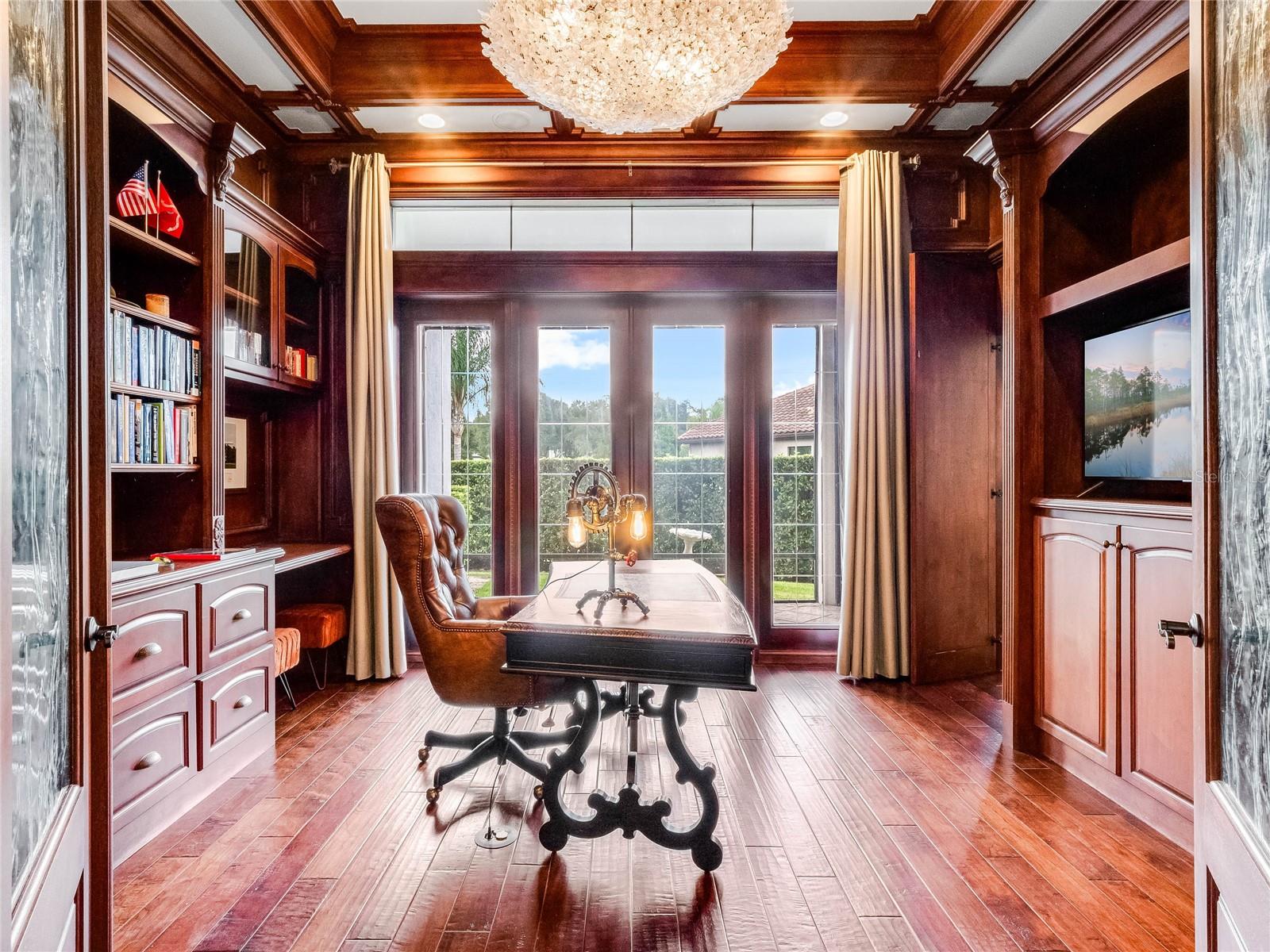 HEATHROW COUNTRY ESTATE HOMES - Residential