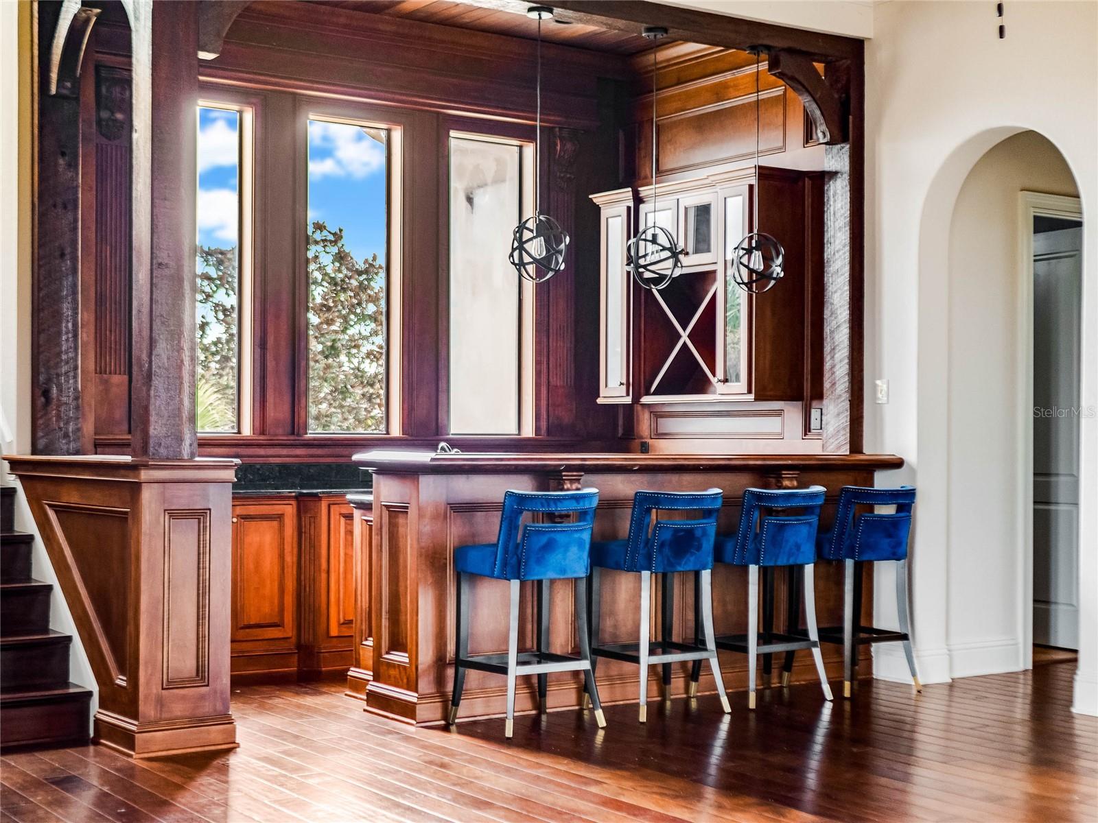 HEATHROW COUNTRY ESTATE HOMES - Residential