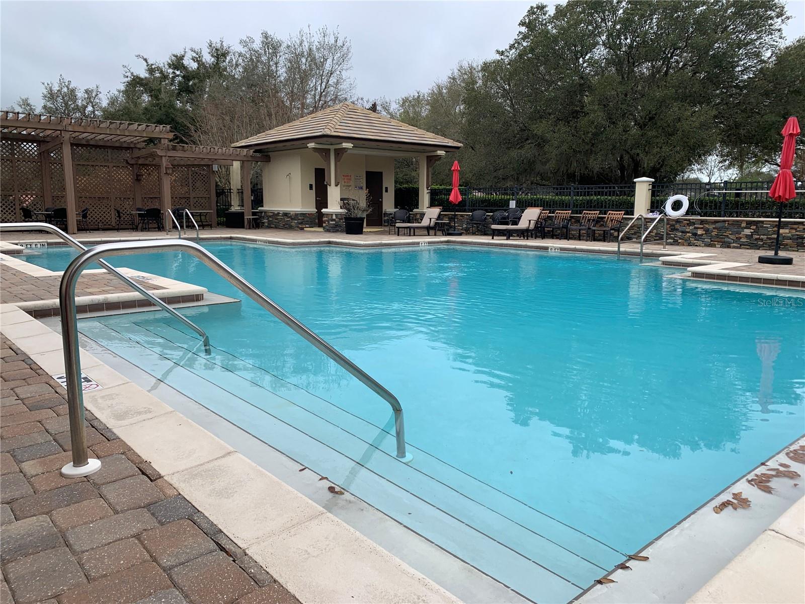 HEATHROW COUNTRY ESTATE HOMES - Residential