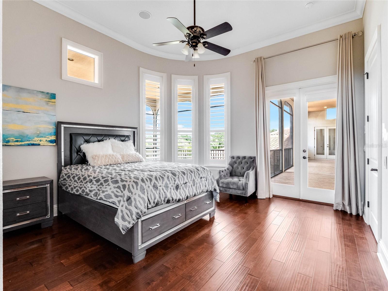 HEATHROW COUNTRY ESTATE HOMES - Residential