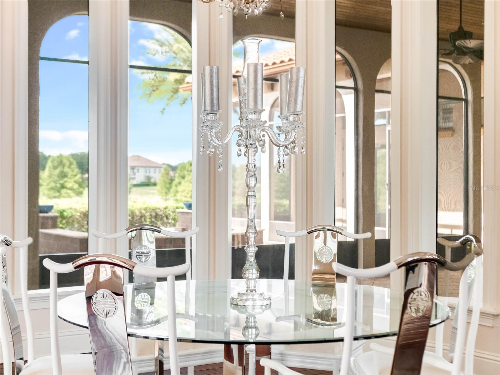 HEATHROW COUNTRY ESTATE HOMES - Residential