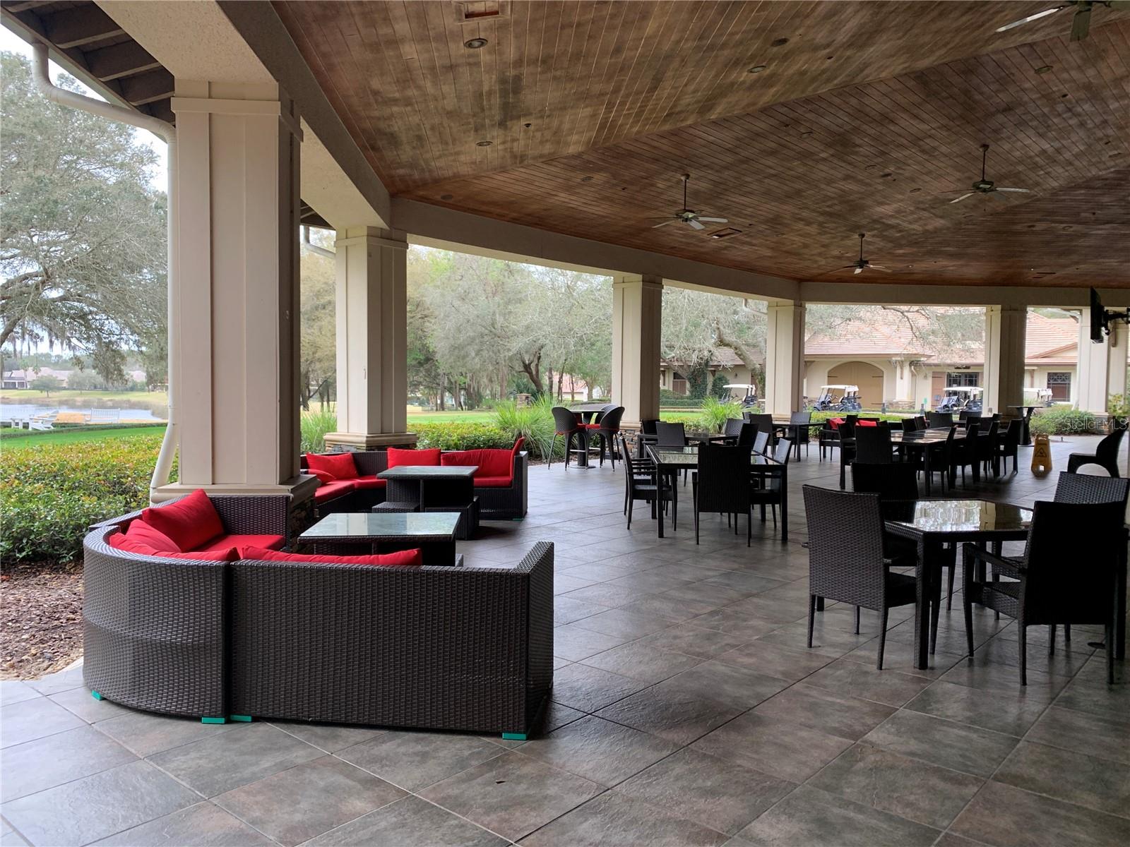 HEATHROW COUNTRY ESTATE HOMES - Residential