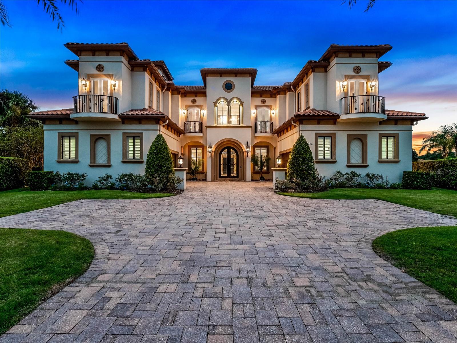 HEATHROW COUNTRY ESTATE HOMES - Residential