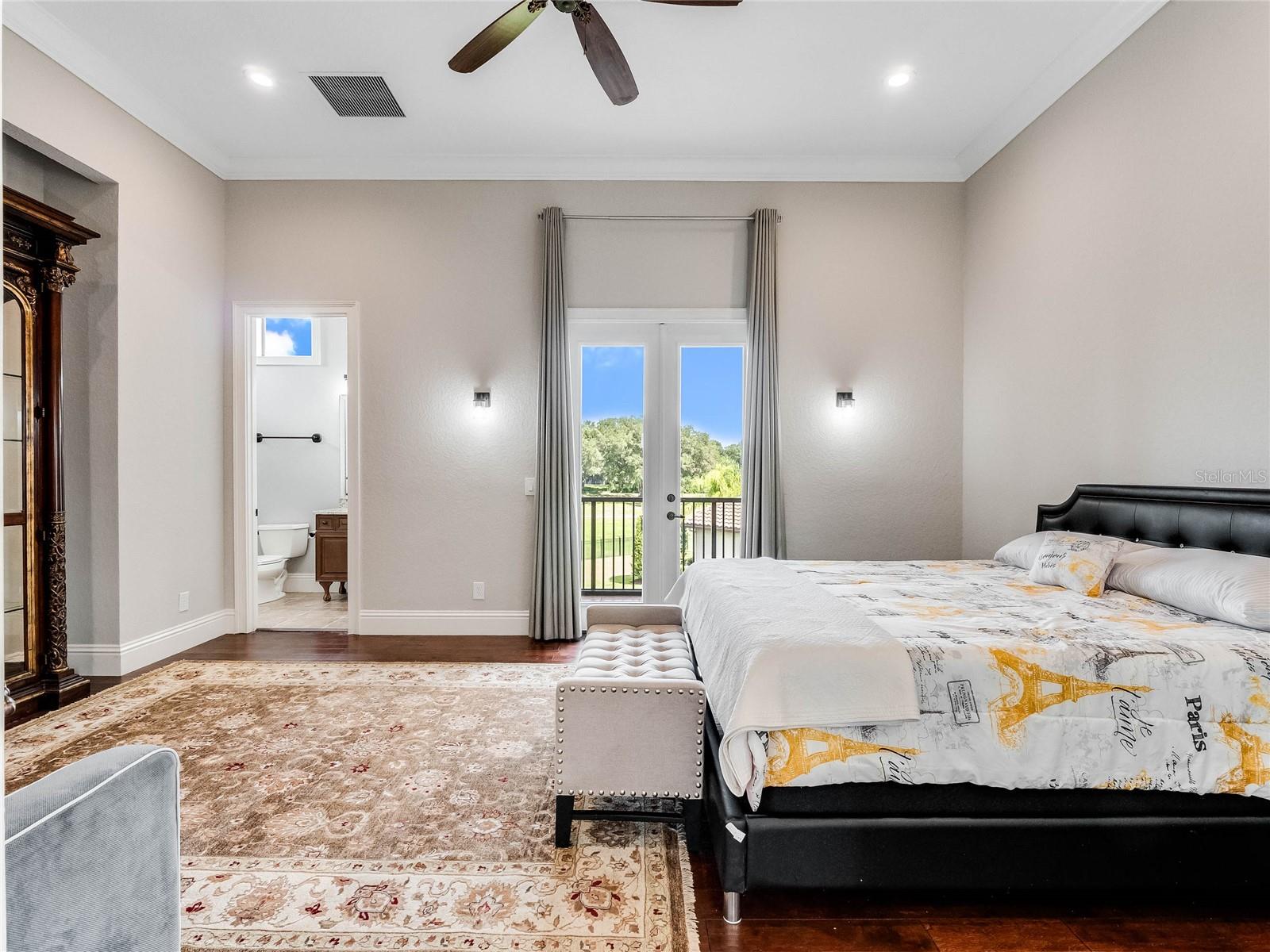 HEATHROW COUNTRY ESTATE HOMES - Residential