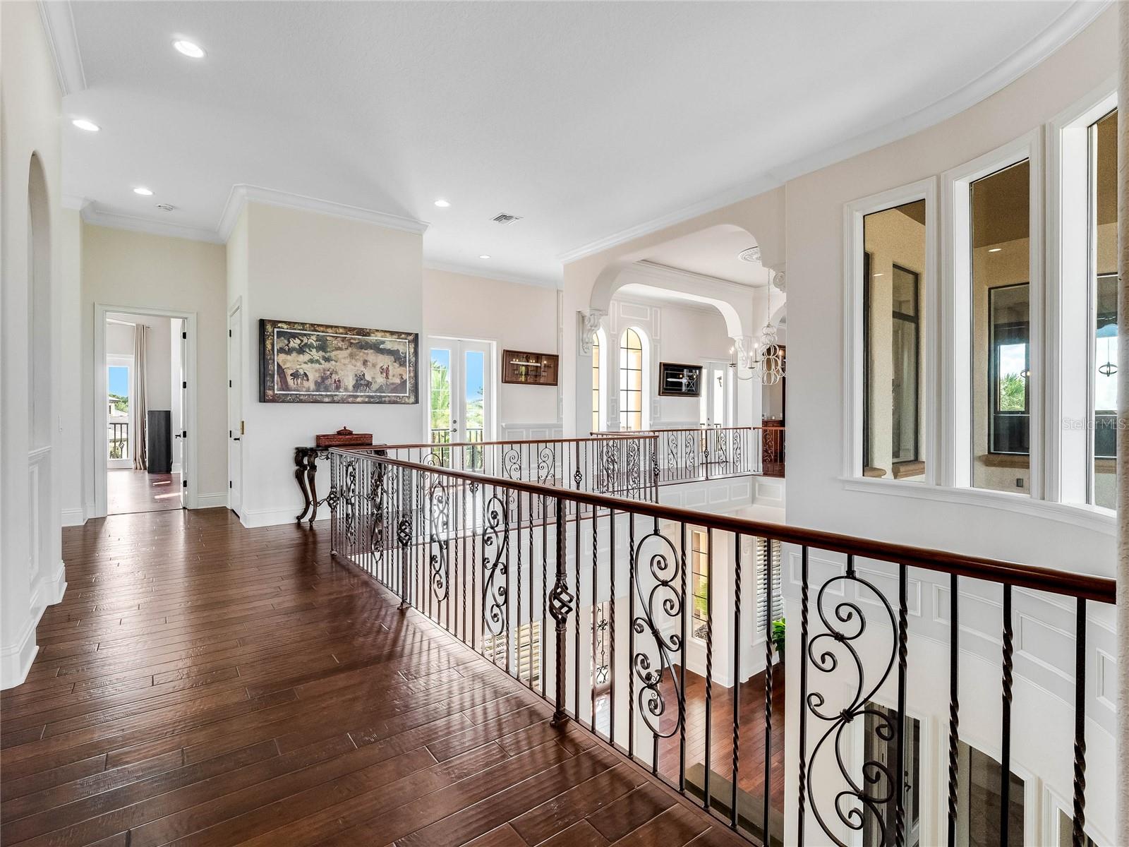 HEATHROW COUNTRY ESTATE HOMES - Residential