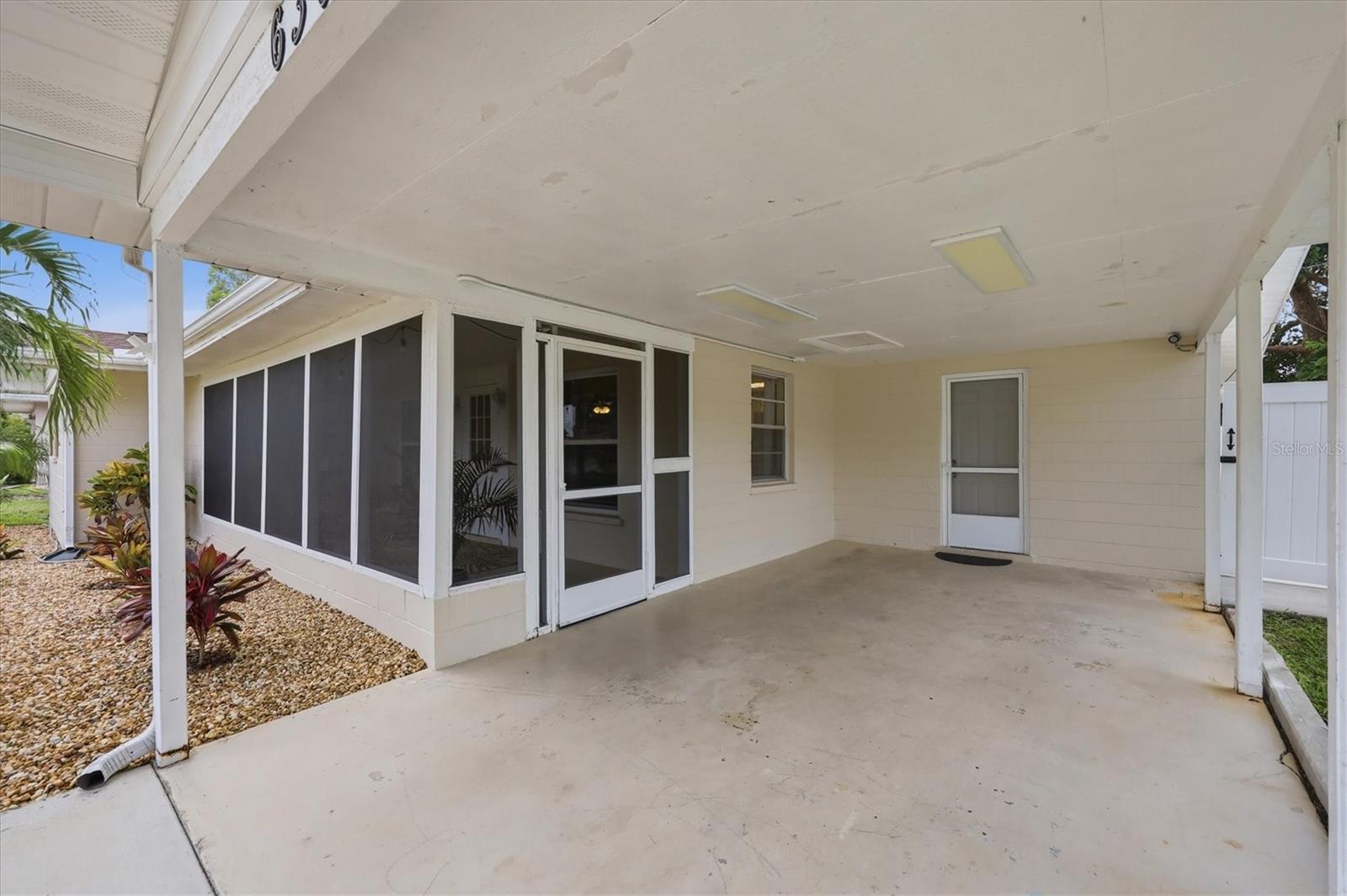 630 E SEMINOLE DRIVE