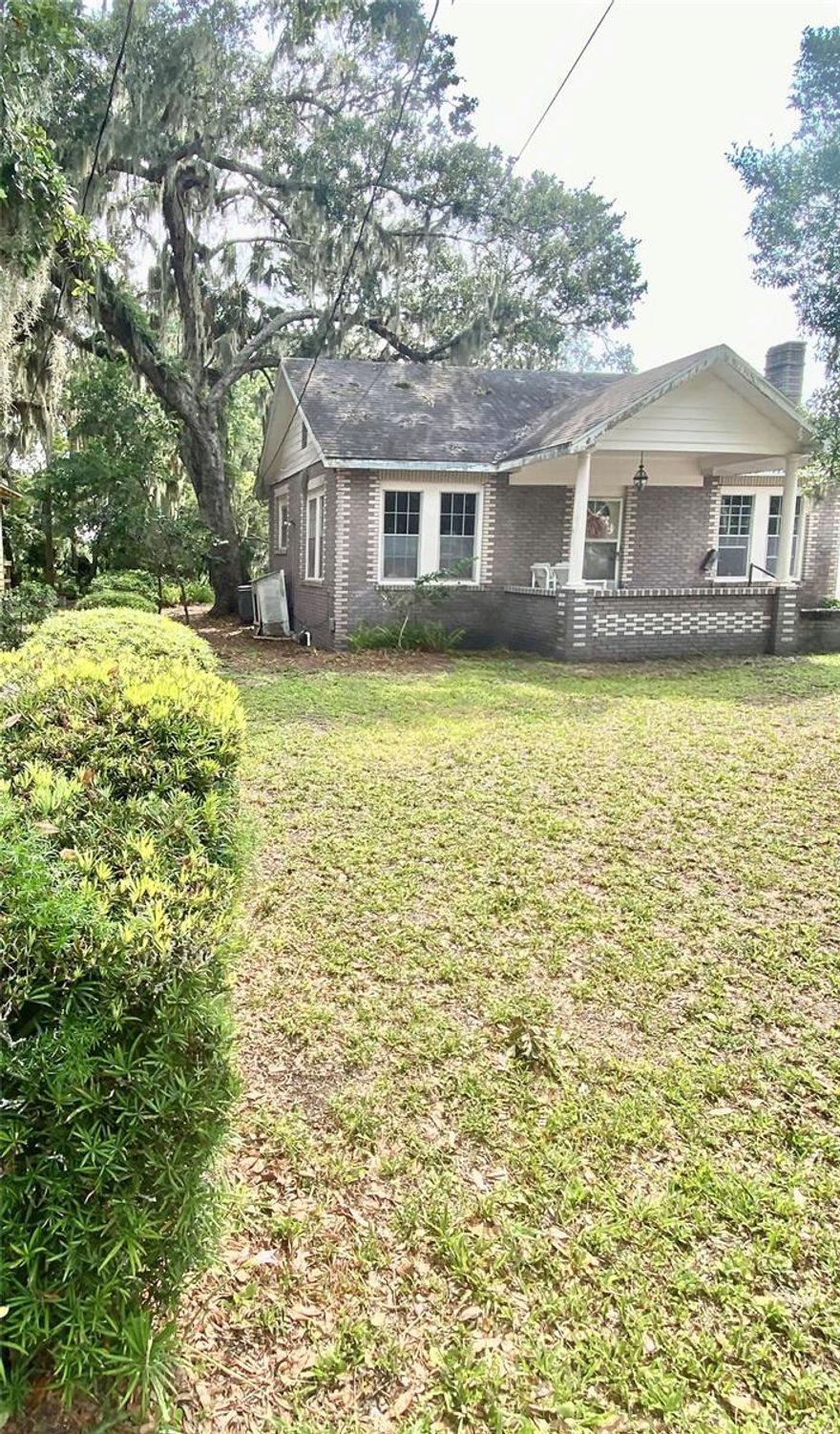 Amazing opportunity to own your own slice of paradise, with old world charm to make all your own. Create your design in this unique, one of a kind, 1942 Craftsman style bungalow. Needs roof, AC, water heater, kitchen and bath remodel, refinish original hardwood floors, fireplace. I’n need of lots of TLC...Remodeler's dream, in this highly desirable, up and coming (SOCA…South Of Canal), 
Riverside Drive, well established, tree lined neighborhood. 

A hop, skip, and a jump to Canal Street's quaint and unique restaurants and shops. You're also (two short blocks) to the intracoastal waterway, with parks, fishing, boat ramps, library, all conveniently located to your new home, complete with evening strolls, morning runs, and bike rides along Riverside's breathtaking promenade, ride your golf cart to dinner on Canal or across the causeway to the beach!
Come see what can be. Cash only.

THIS HOUSE JUST SOLD AND WILL SOON BE FEATURED ON HGTV!
Ryan, Elizabeth and Diane ROCK! :) call us to have yours featured too!!! ;Water: City