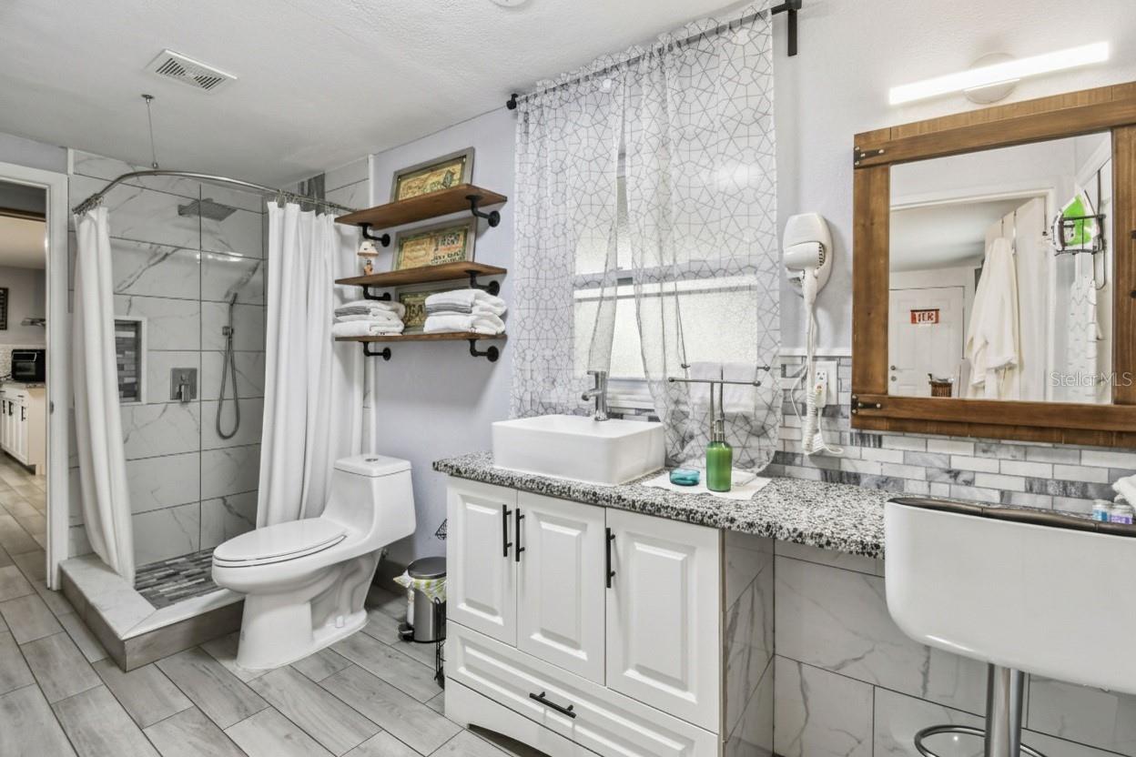 LAKE VIEW PARK SUB - Residential Income