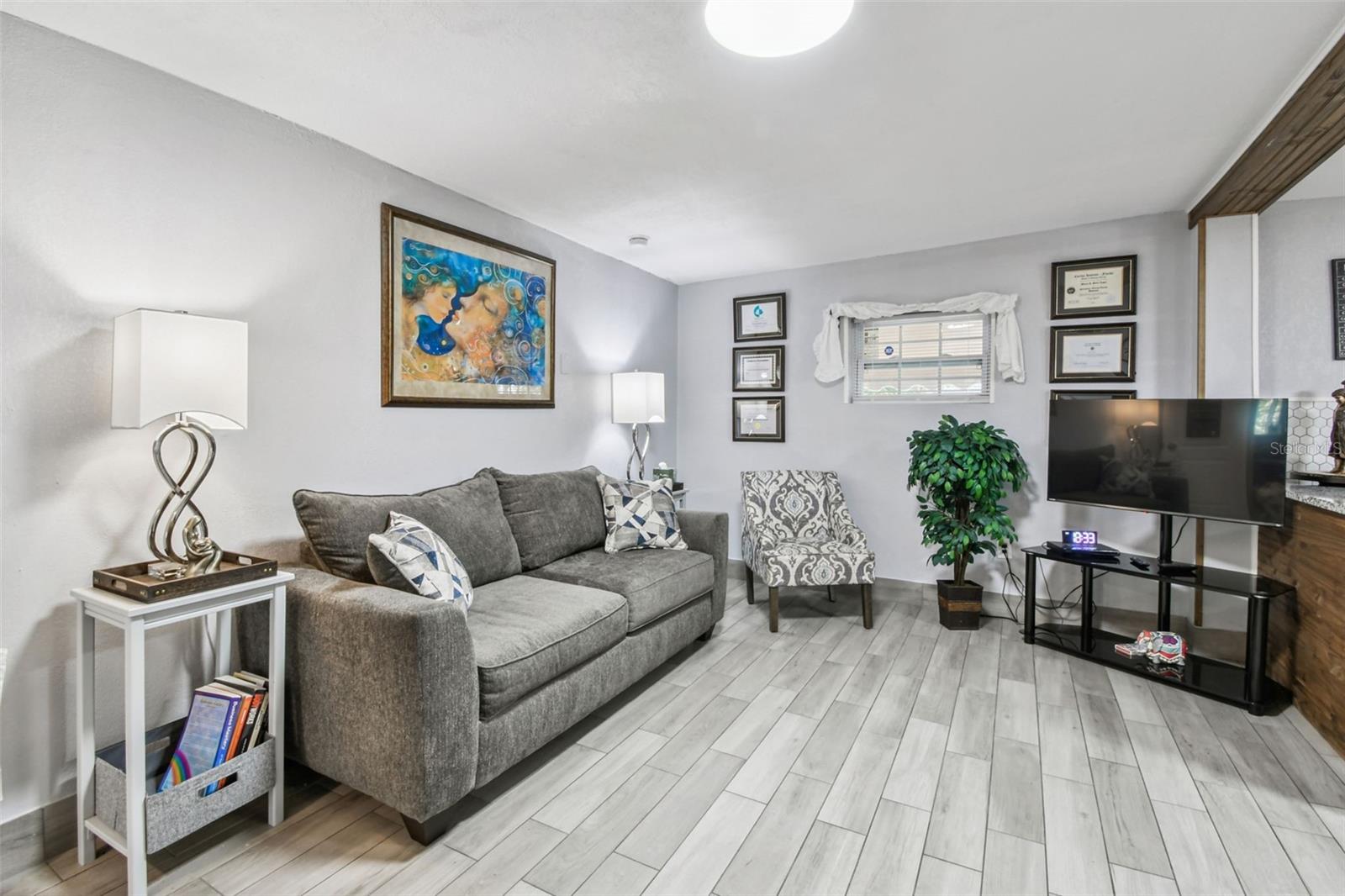 LAKE VIEW PARK SUB - Residential Income