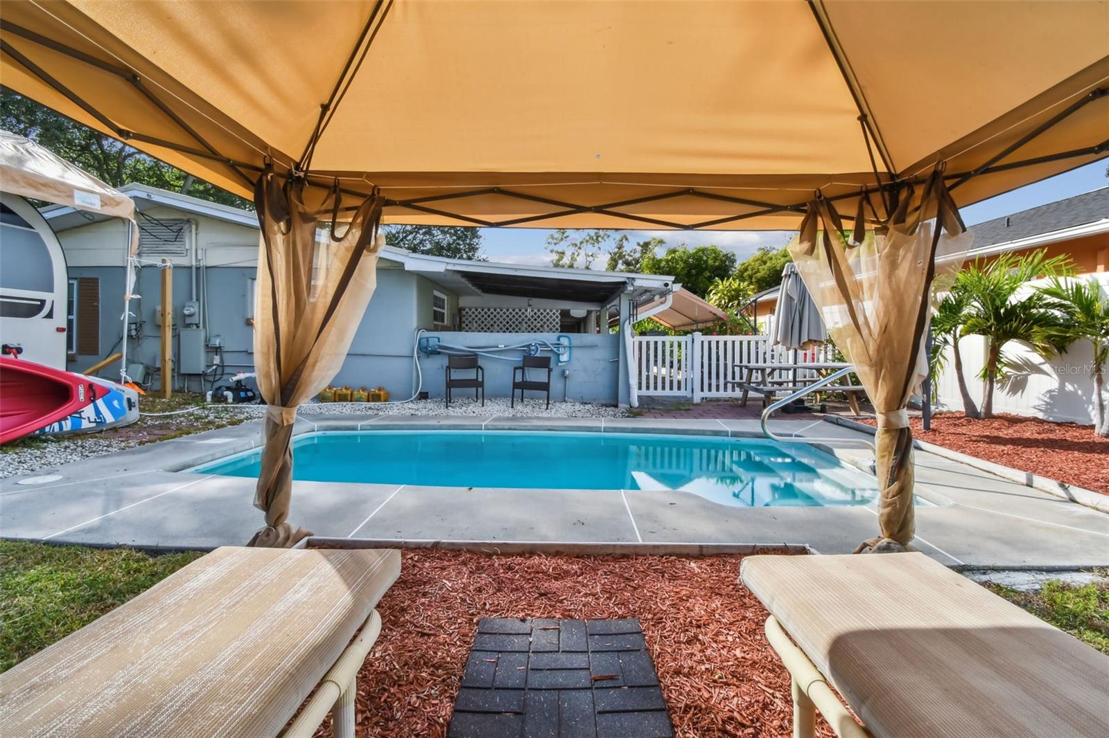 LAKE VIEW PARK SUB - Residential Income