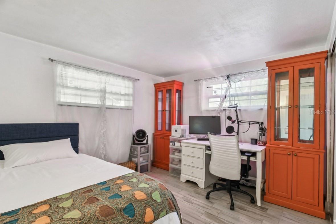 LAKE VIEW PARK SUB - Residential Income