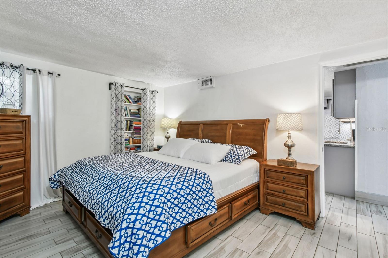 LAKE VIEW PARK SUB - Residential Income