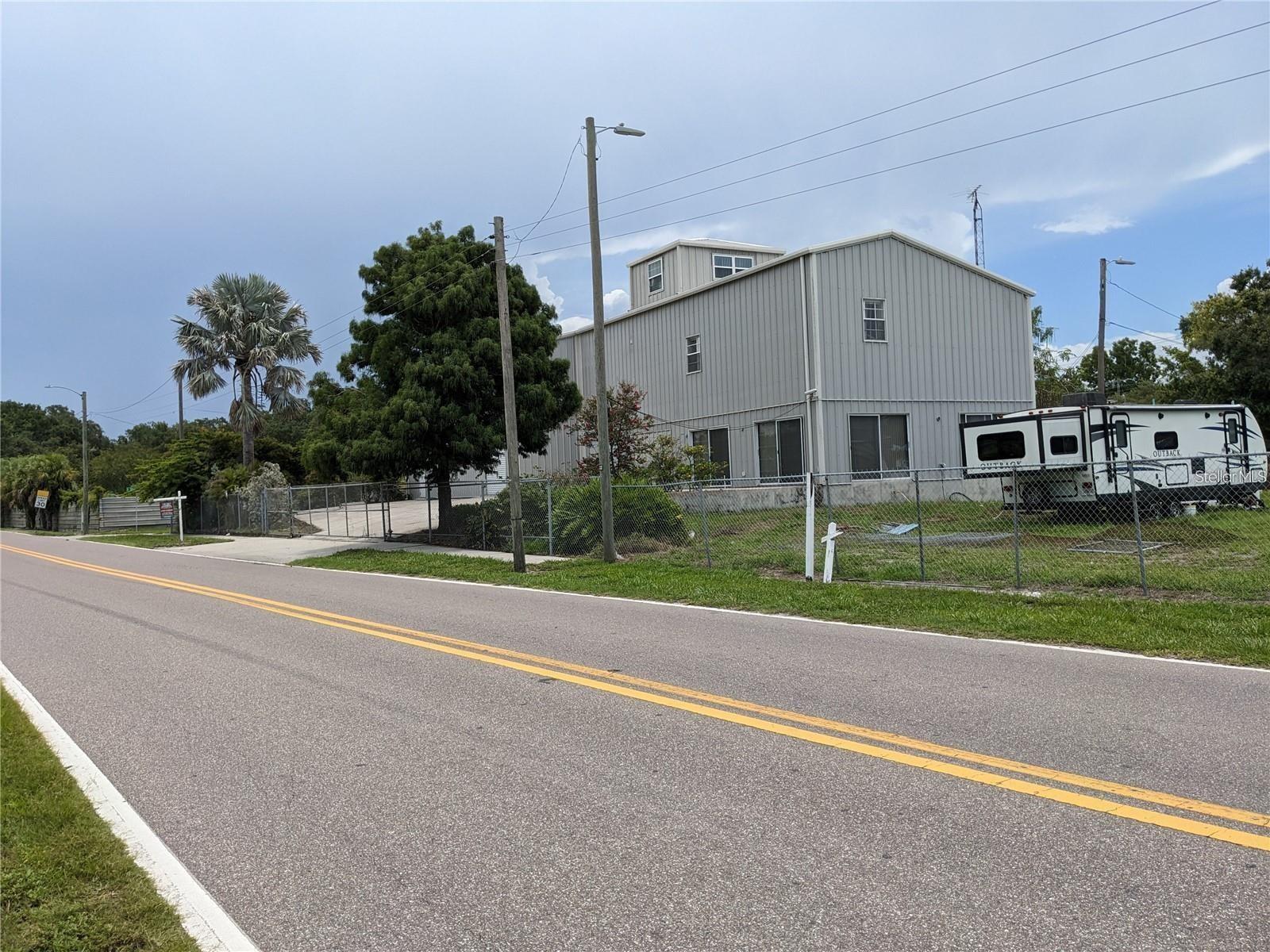 5114/5116 W COMMERCE STREET