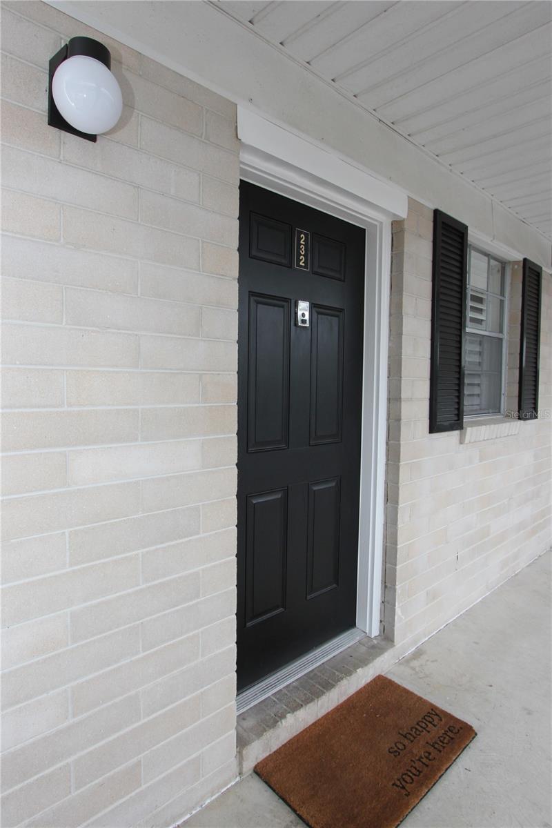 1 Gig Internet included in rent. Less than 1 mile from Rollins College and Park Ave in the highly desirable 32789 Winter Park zip code. This 2-Bedroom, 2-Bath hidden gem backs up to Mead Botanical Gardens. Also, less than 5 miles from from Downtown Orlando.
This light-filled home features a brand-new kitchen with granite countertops & appliances, fresh paint, updated bathrooms, new carpet, and modern finishes throughout. Unit also has plantation shutters for added privacy.
Enjoy garden views, a heated community pool, and on-site laundry. Adjacent to Mead Botanical Gardens and only 1 mile from Downtown Winter Park, Rollins College, Winter Park Village, Park Avenue dining & shopping, and the Farmer’s Market.
Convenient access to College Park, Baldwin Park, I-4, 408, and just 30 minutes to MCO Airport, Disney, and Universal.
Don’t miss this exceptional opportunity in a prime location!
