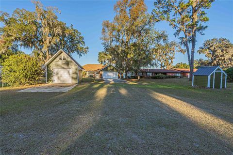 A home in HAWTHORNE