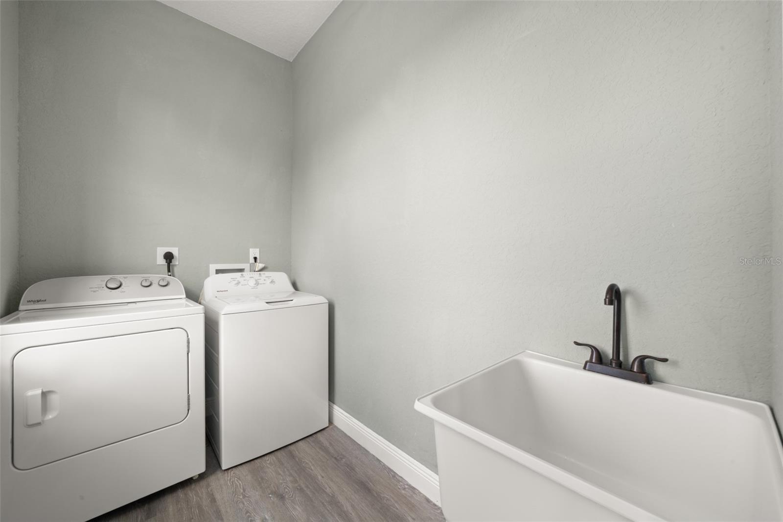 AVON PARK LAKES UNIT 42 PB 5-PG 89 LOTS 13610 + 1 - Residential