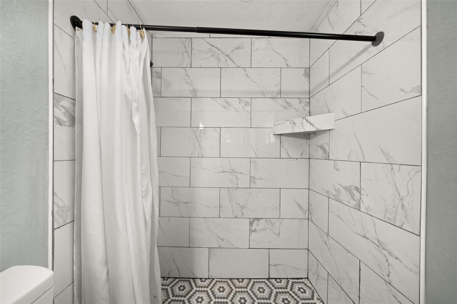 AVON PARK LAKES UNIT 42 PB 5-PG 89 LOTS 13610 + 1 - Residential