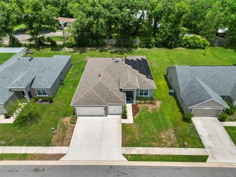 A home in LAKELAND