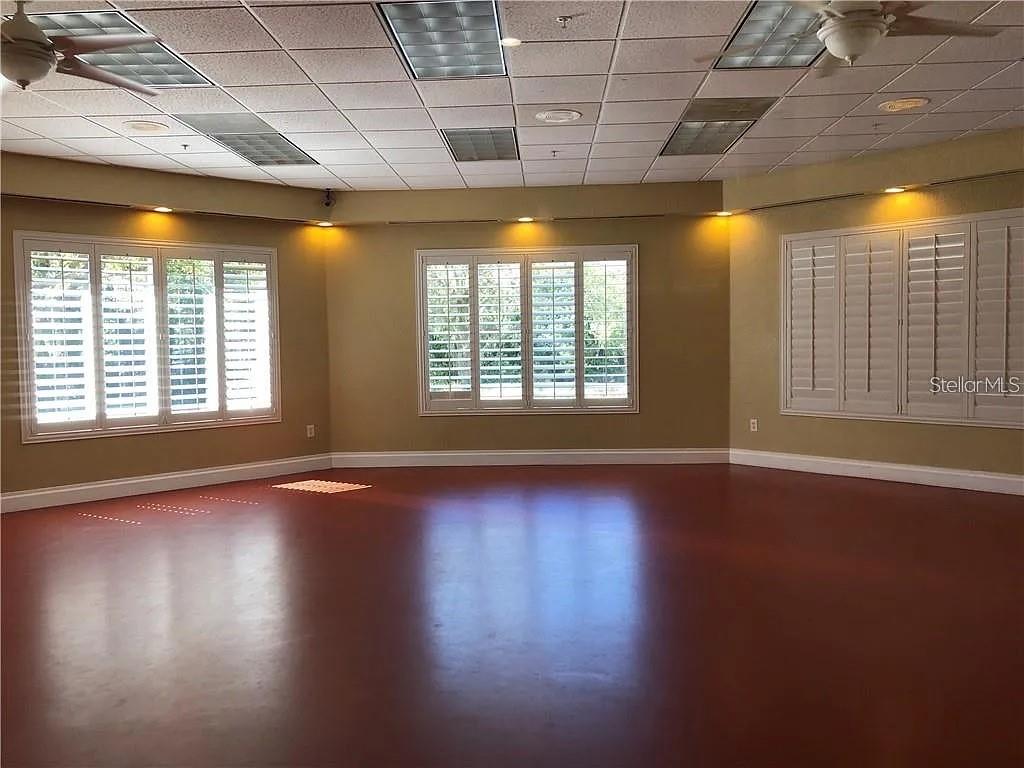 OXFORD PLACE AT TAMPA PALMS A CONDO - Residential