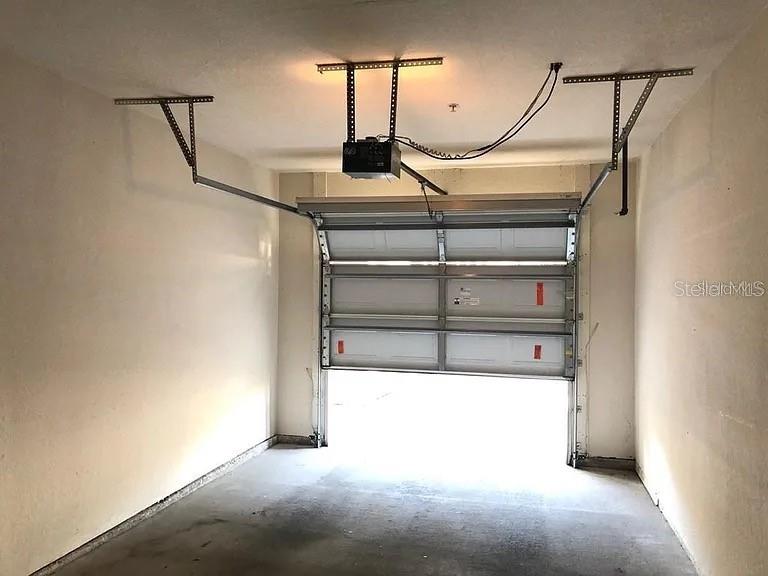 OXFORD PLACE AT TAMPA PALMS A CONDO - Residential