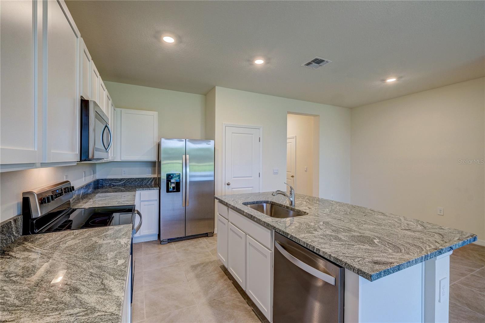 STAR FARMS AT LAKEWOOD RANCH - Residential Lease