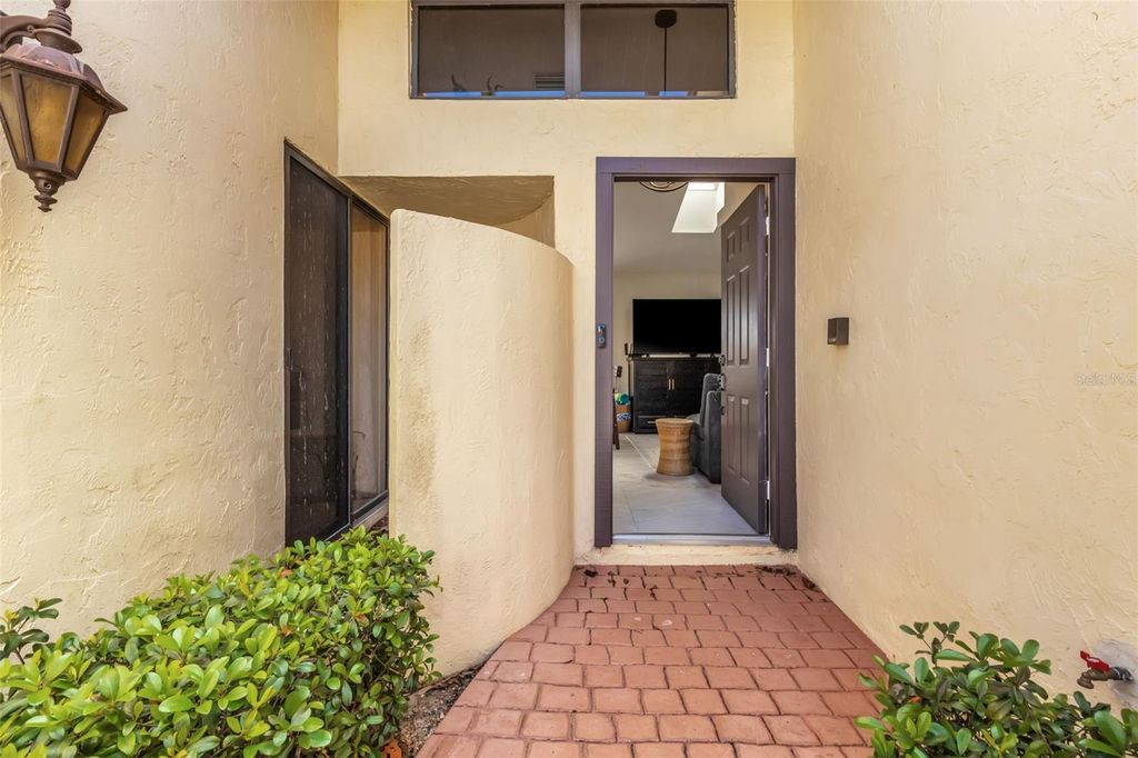 Photo of 440 Palmetto Court #1, Venice, FL 34285 (MLS # N6143511)