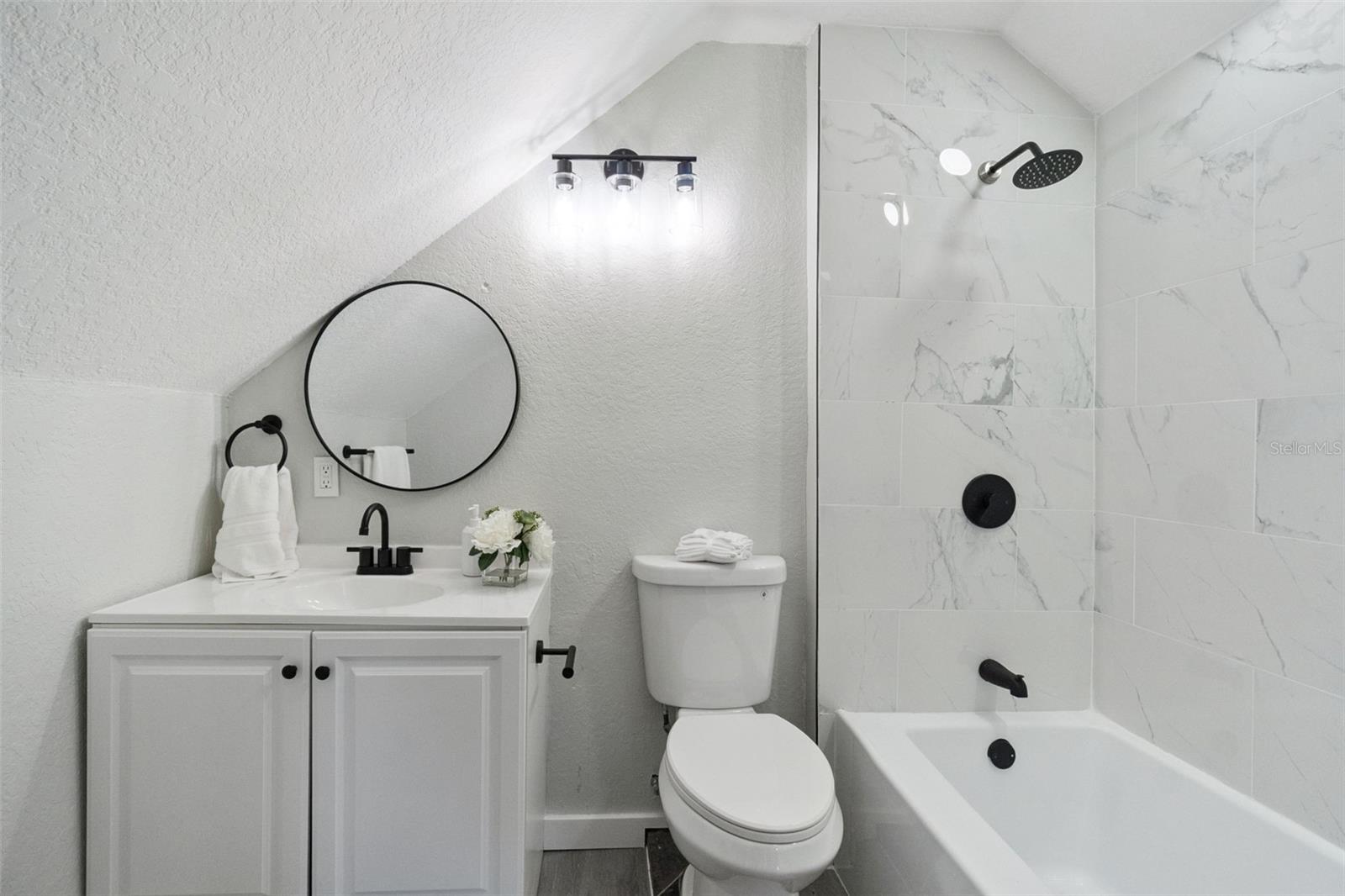 C W DOOPS - Residential Lease