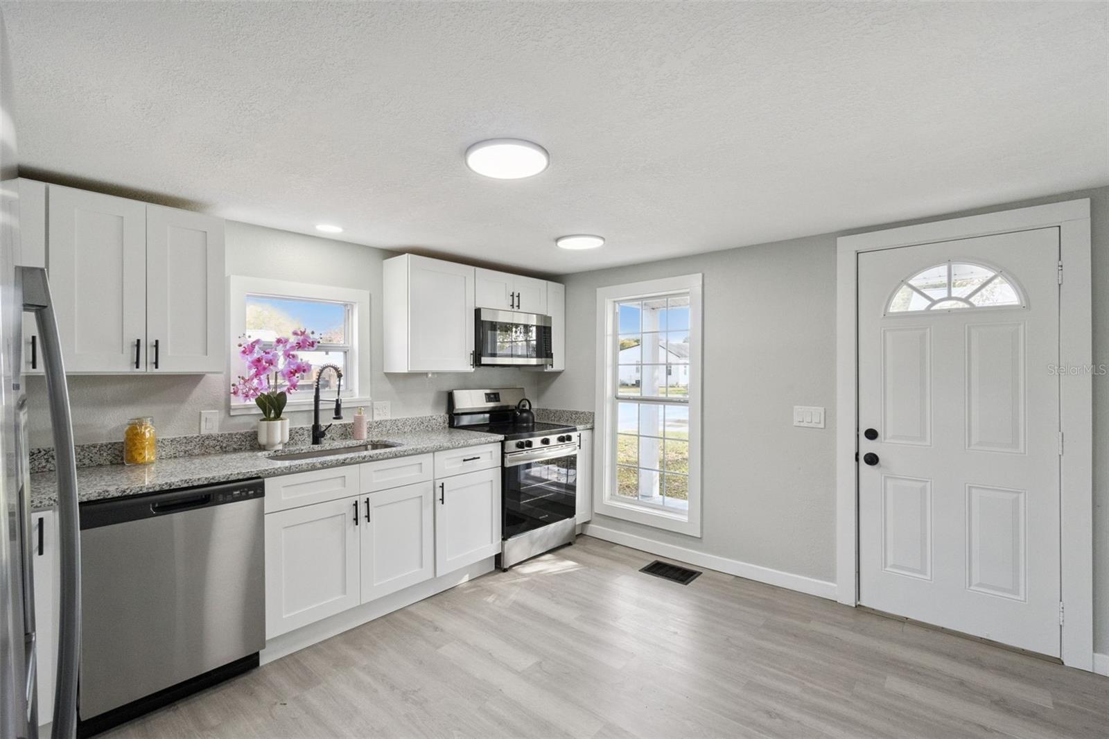 C W DOOPS - Residential Lease