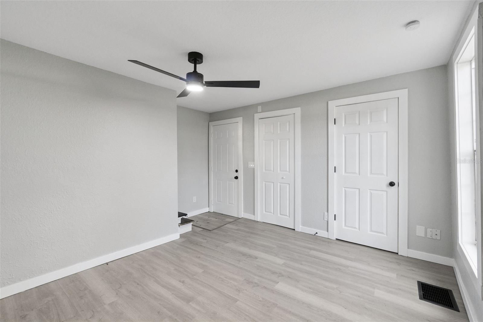 C W DOOPS - Residential Lease