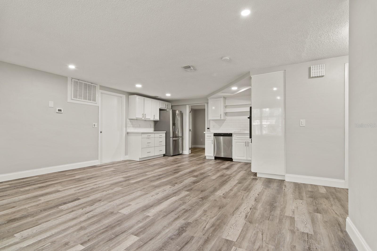 HOLIDAY HILL - Residential