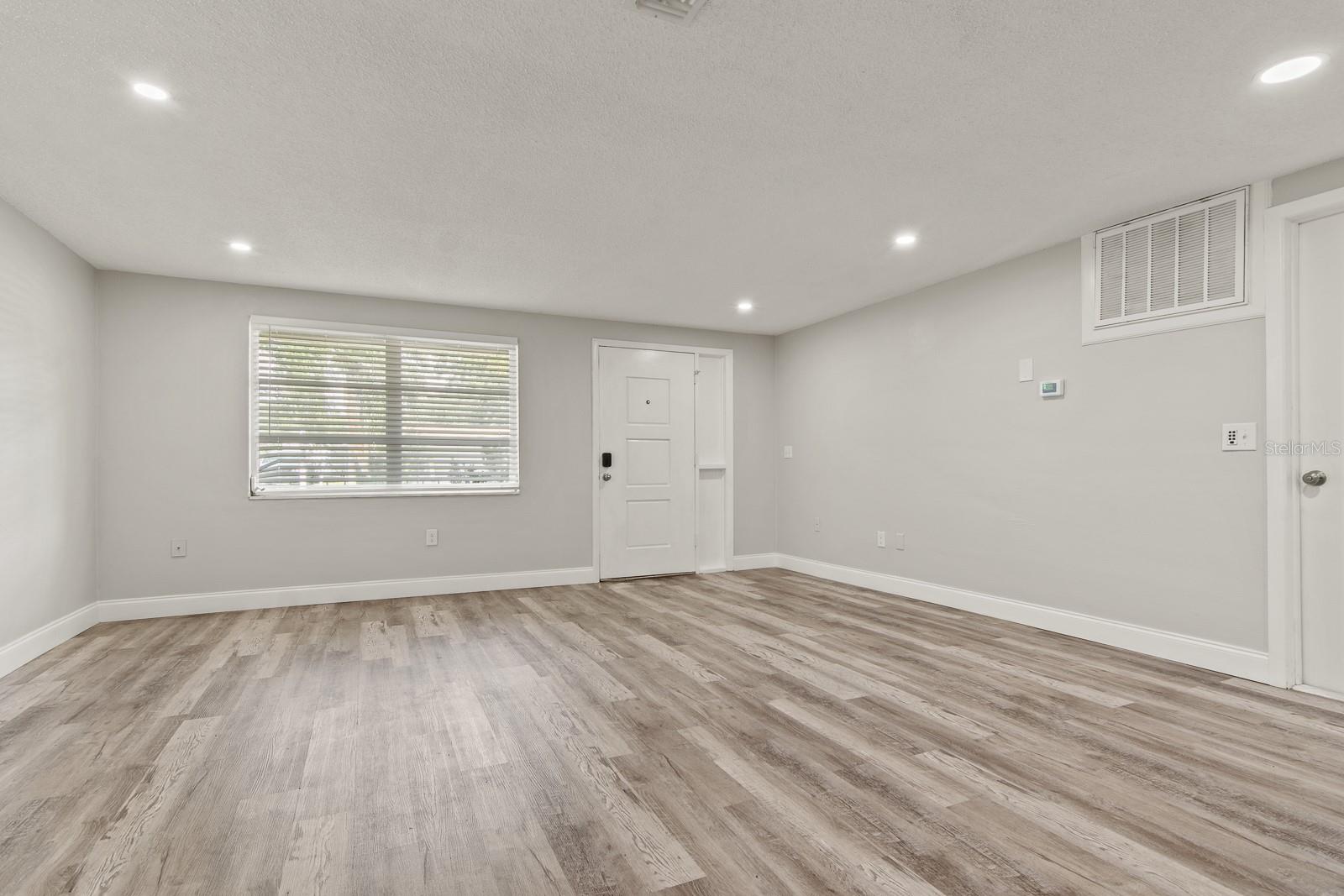 HOLIDAY HILL - Residential