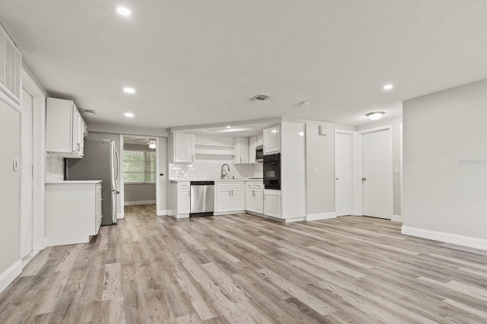 HOLIDAY HILL - Residential