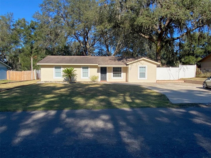 Photo 1 of 22 — 11585 SE 129TH LANE, OCKLAWAHA, FL 32179