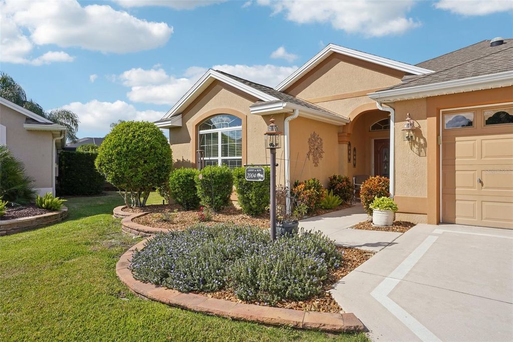 Photo of 2004 Royal Elm Road, The Villages, FL 32162 (MLS # G5104293)