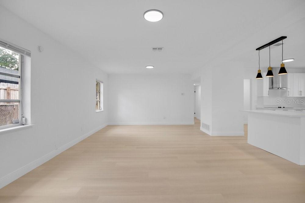 ENGLISH ESTATES UNIT 2 - Residential