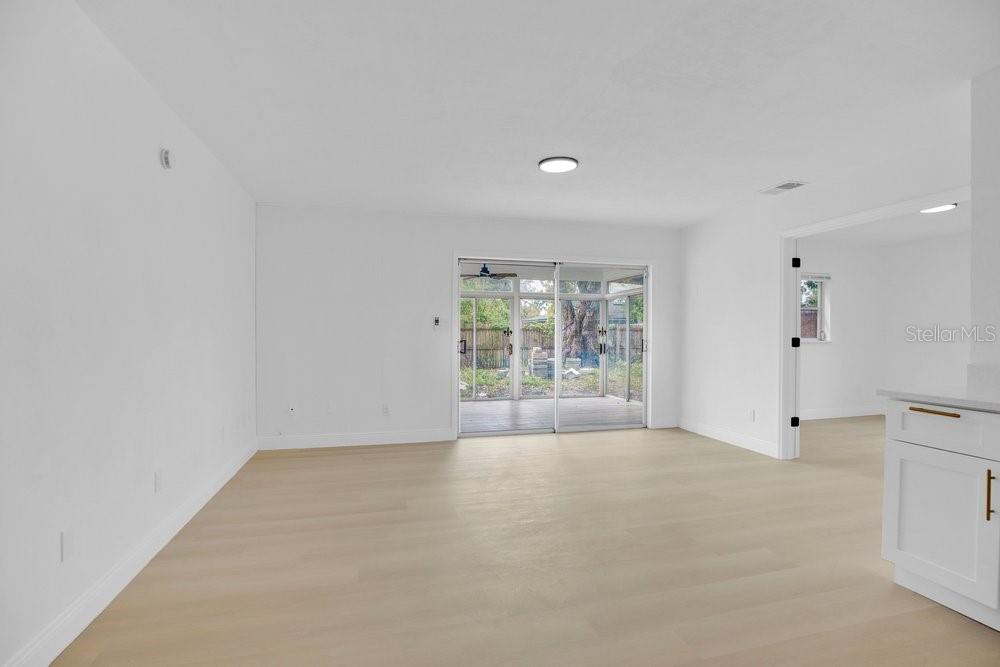 ENGLISH ESTATES UNIT 2 - Residential