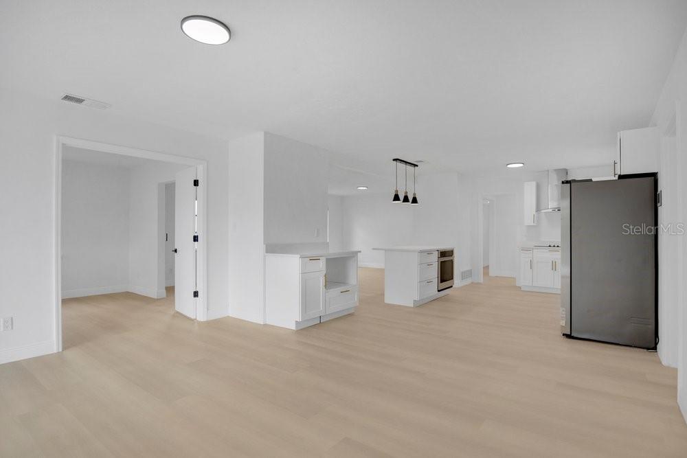 ENGLISH ESTATES UNIT 2 - Residential