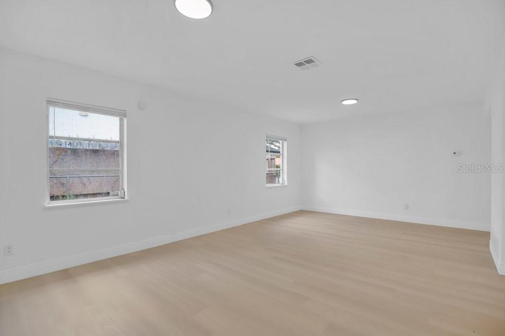 ENGLISH ESTATES UNIT 2 - Residential