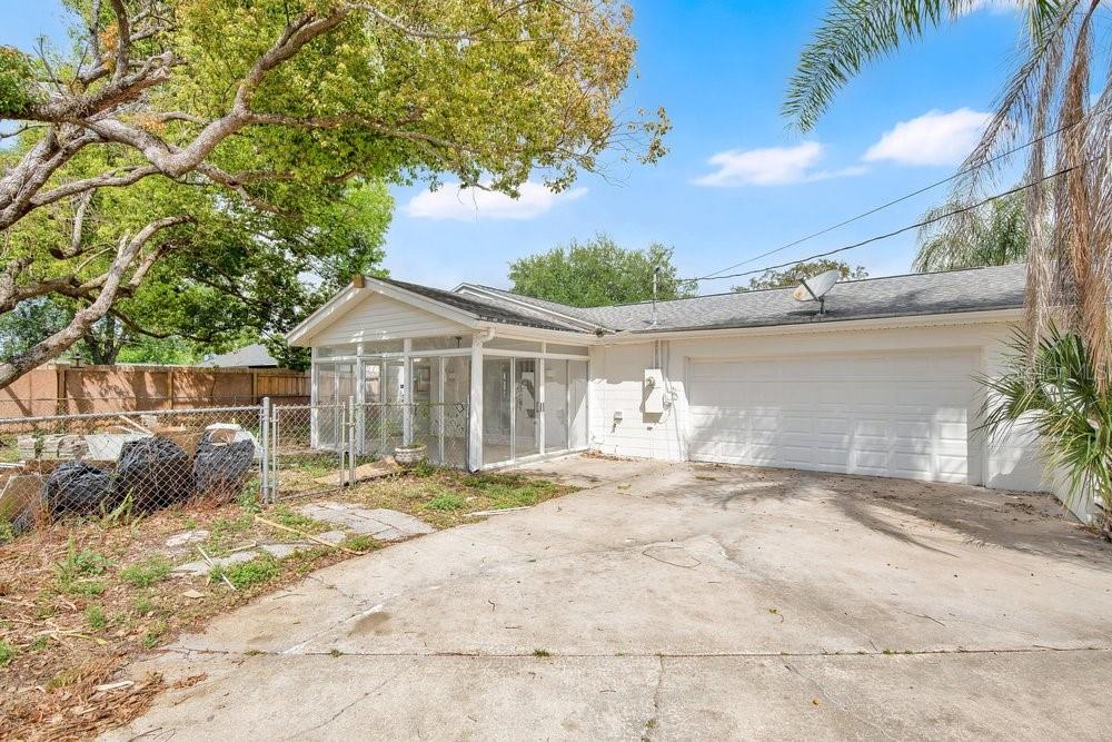 ENGLISH ESTATES UNIT 2 - Residential