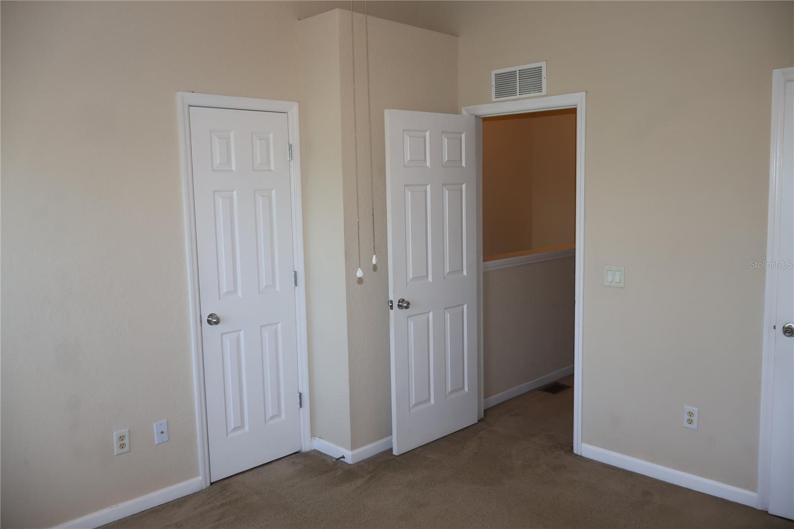 WYNCHASE TWNHMS - Residential Lease