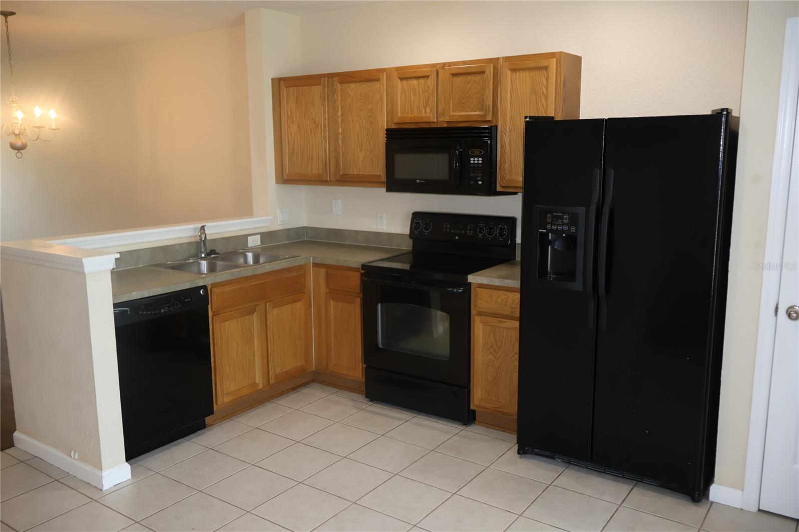 WYNCHASE TWNHMS - Residential Lease