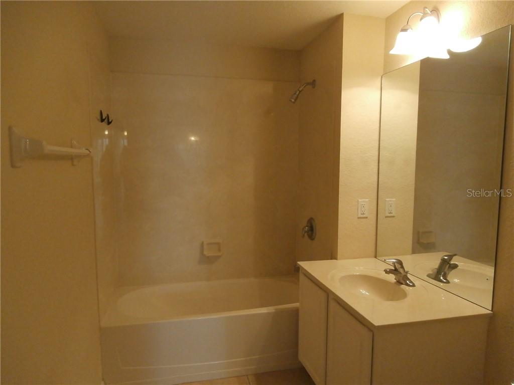 CARRIAGE HMS/STONEBRIDGE COMMO - Residential Lease