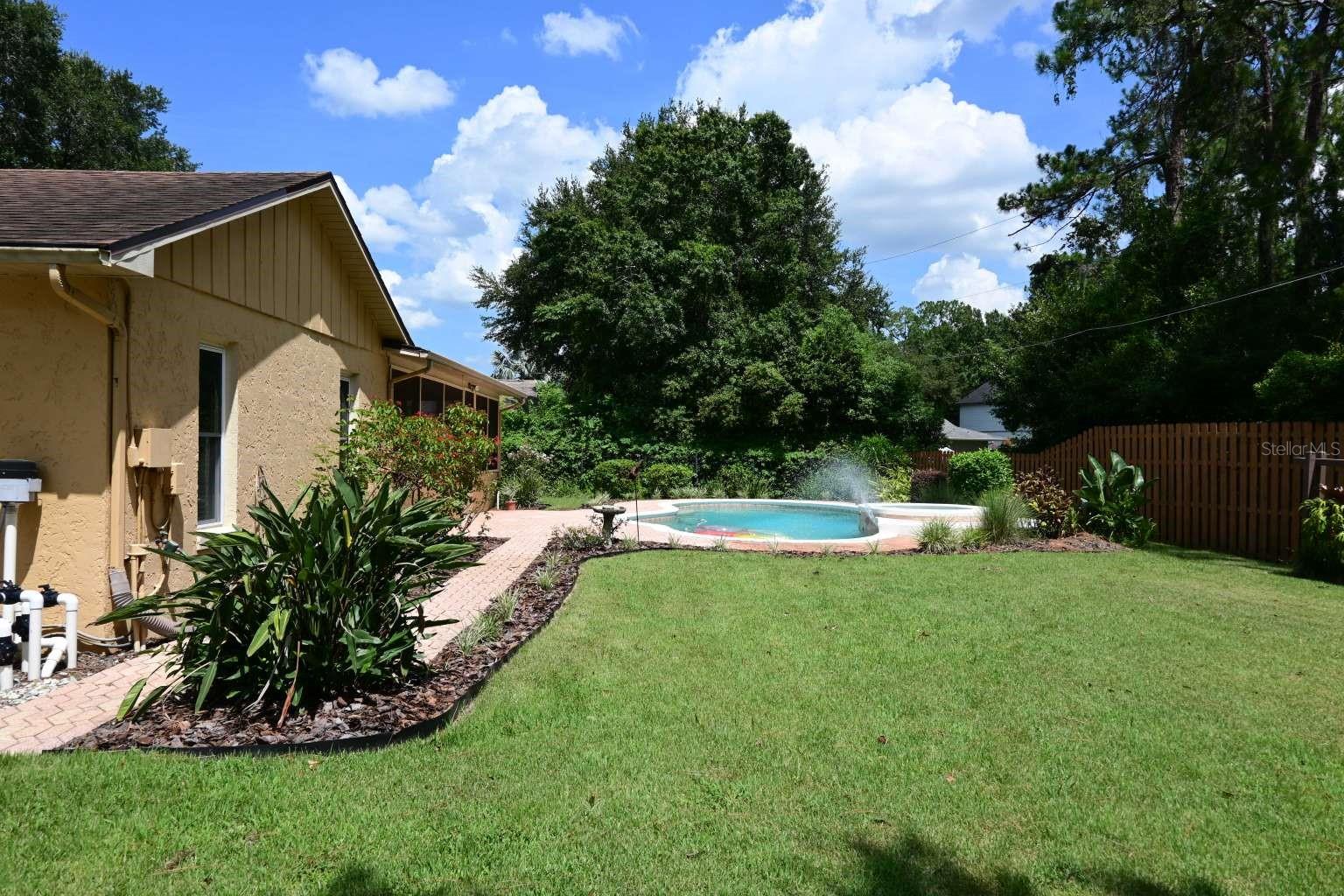 ALOMA ESTATES - Residential