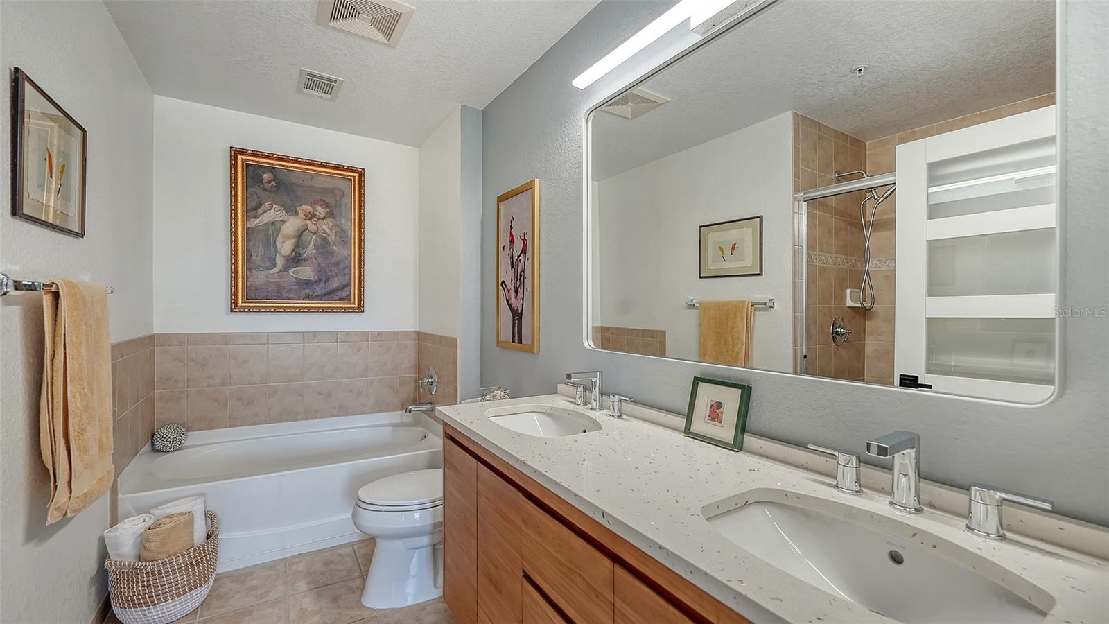 BROADWAY PROMENADE - Residential