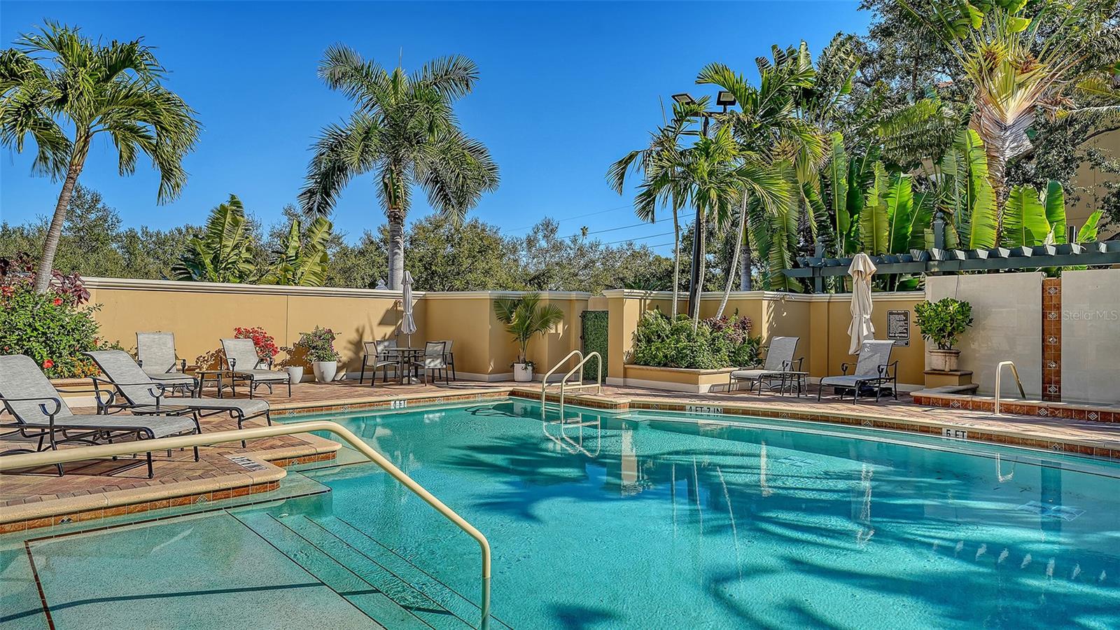 BROADWAY PROMENADE - Residential