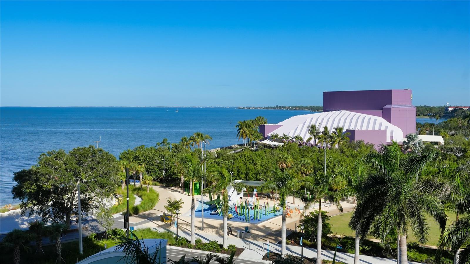 BROADWAY PROMENADE - Residential