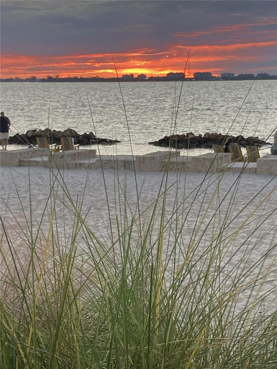 BROADWAY PROMENADE - Residential